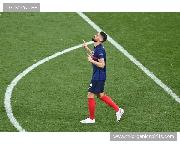 康拉德哈德周二抵达米兰进行体检签约在即 康拉德哈德周二抵达米兰进行体检签约在即