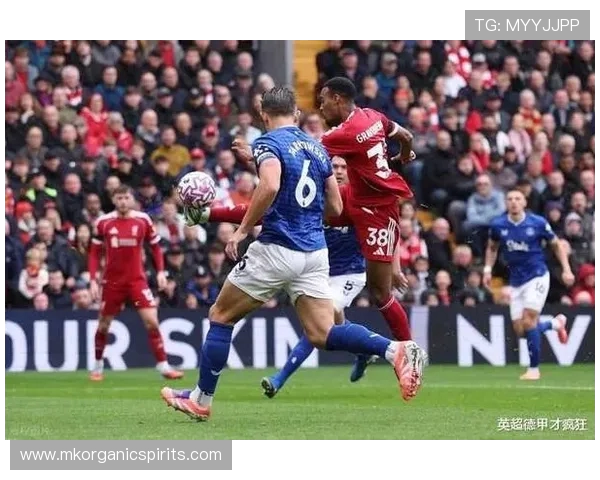 赫拉芬贝赫创造4次机会打破利物浦生涯单场记录助球队大胜伯恩利 赫拉芬贝赫创造4次机会打破利物浦生涯单场记录助球队大胜伯恩利