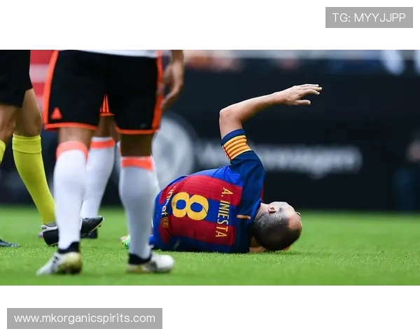 在父亲和外公注视下你受伤倒地遗憾将缺席整个赛季